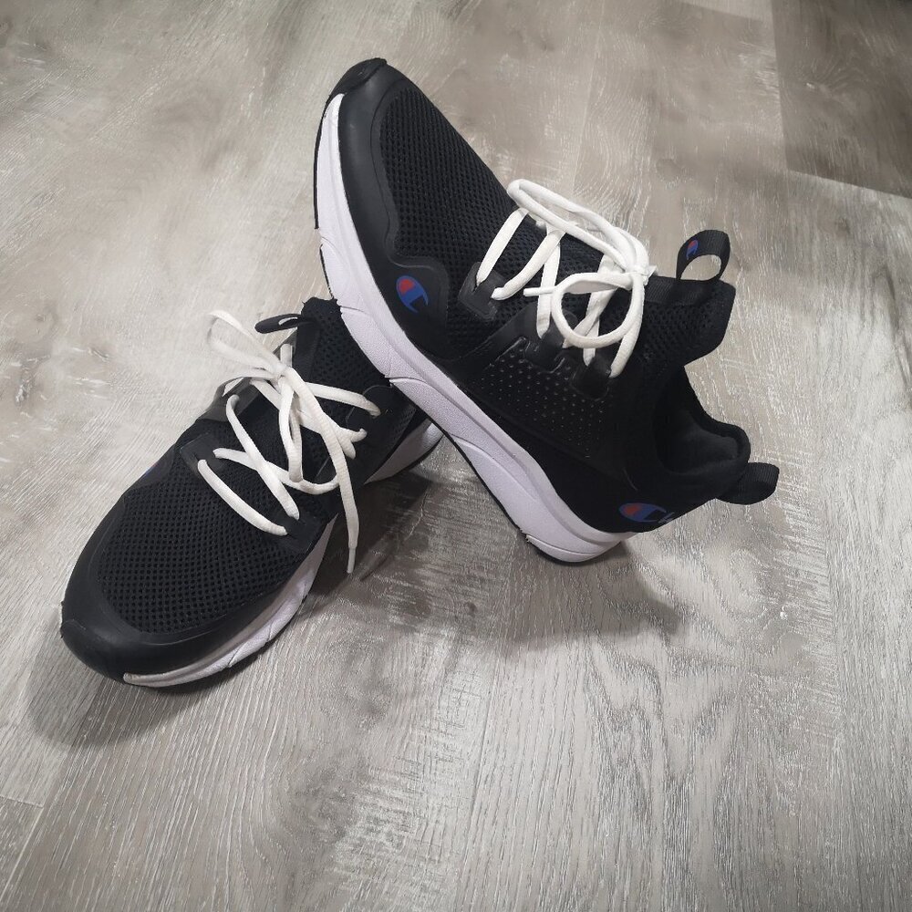 Champion 07 Men's Size 7M Black & White Slip On Sneakers